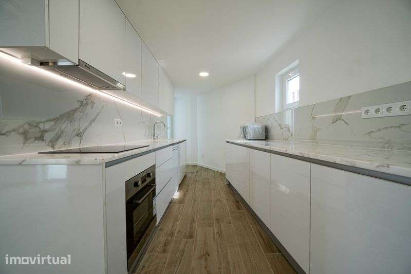 Moradia completamente Remodelada. - Grande imagem: 3/12