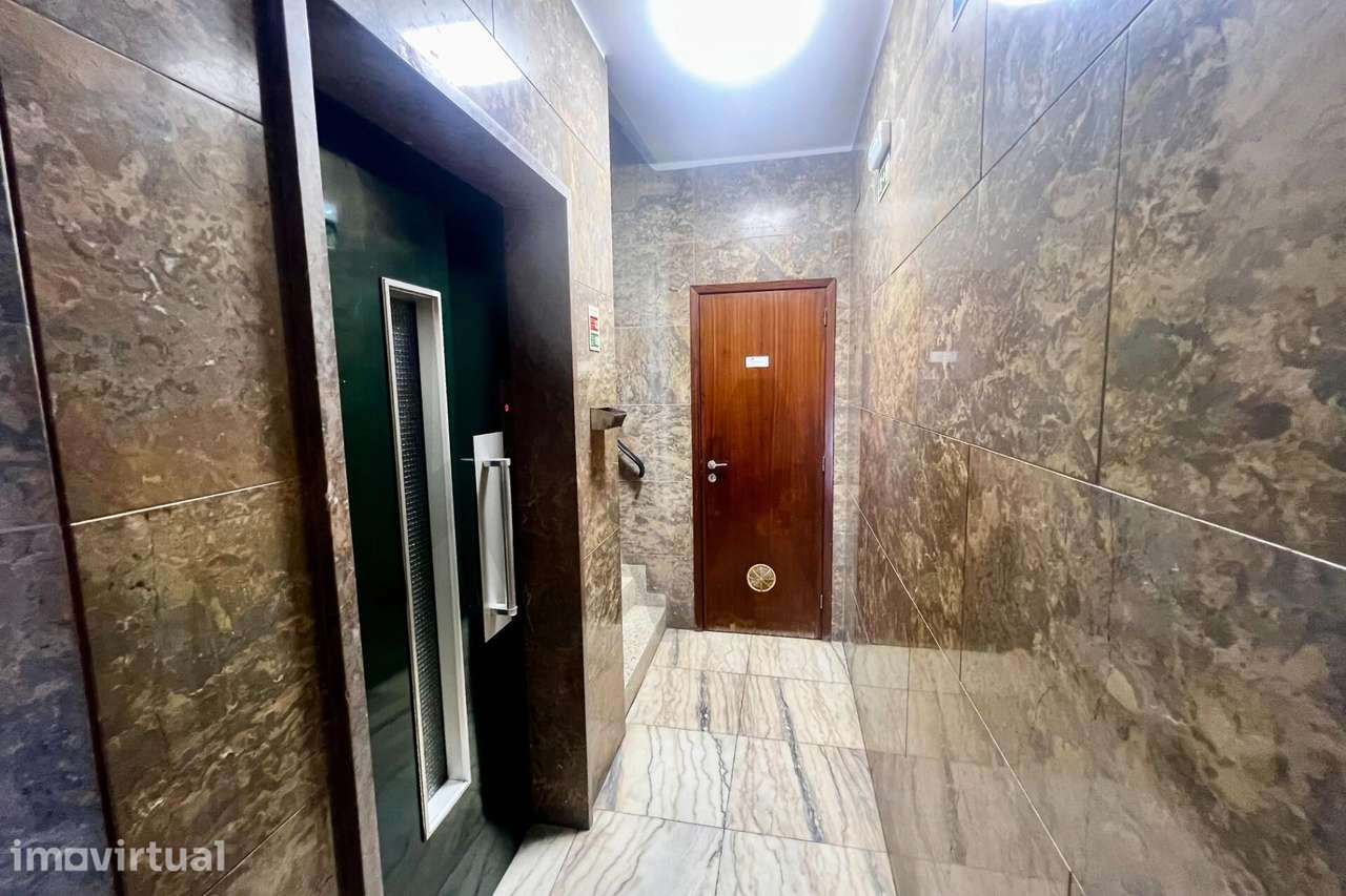 Apartamento T0 Renovado na Avenida da Boavista – Porto - Arrendamento - Grande imagem: 5/27