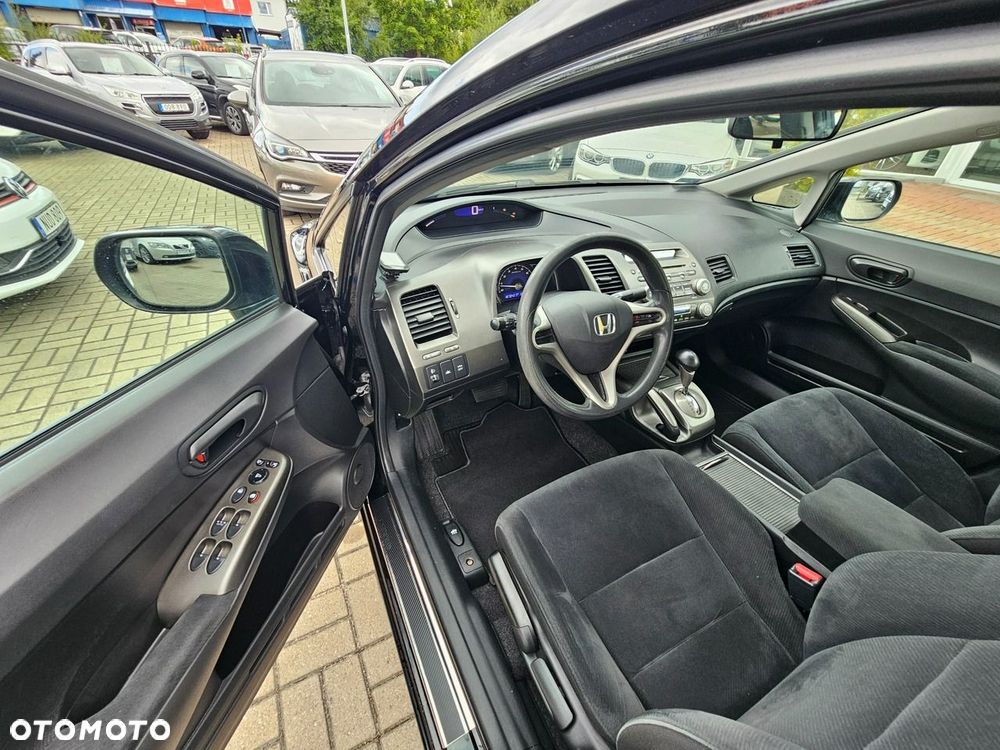 Honda Civic 1.8 Executive - 29