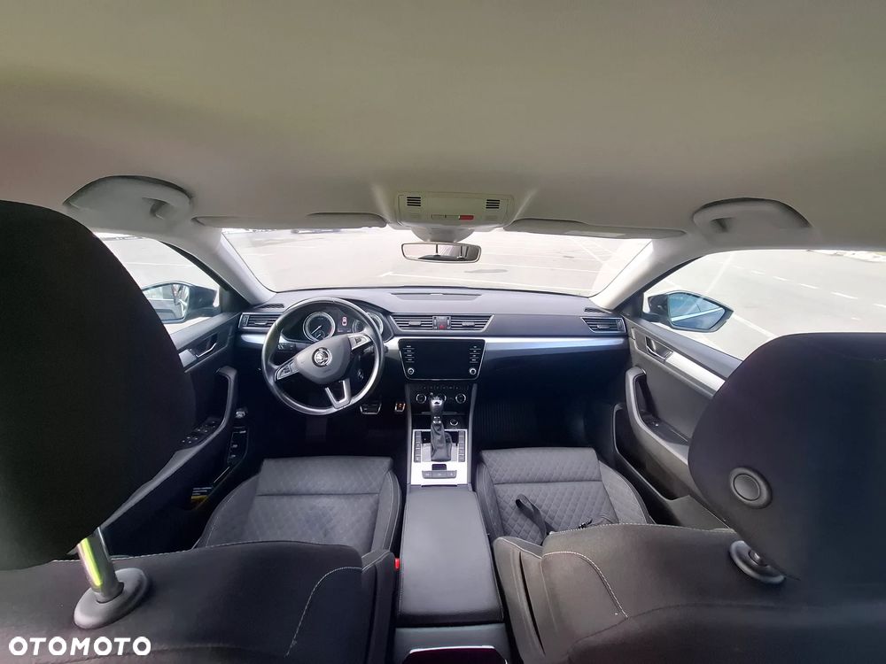 Skoda Superb 2.0 TDI SCR Ambition DSG - 9