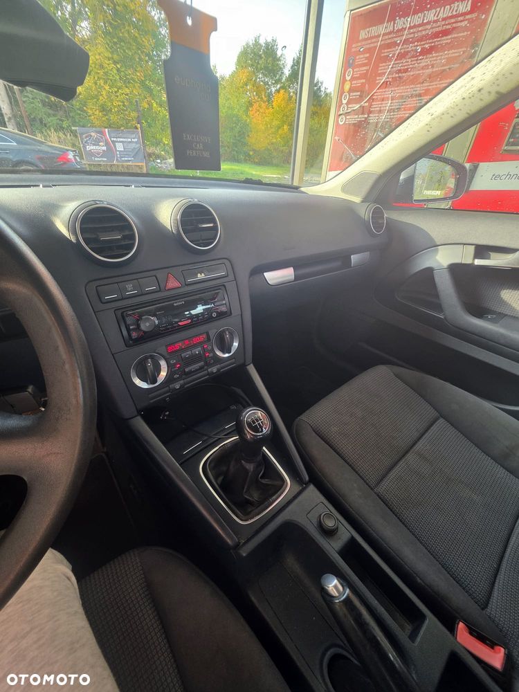 Audi A3 3-drzwiowe 1.6 Attraction - 16
