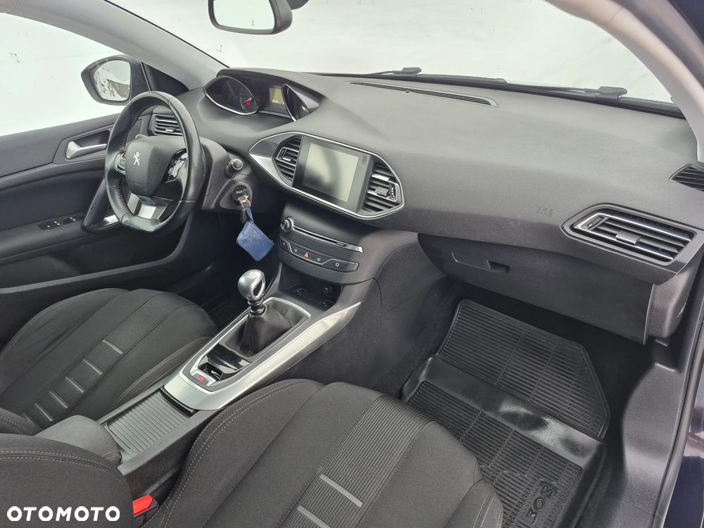 Peugeot 308 155 THP Premium - 24