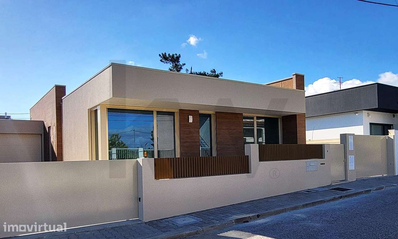 Moradia T3 de Luxo em Corroios: Onde a Tecnologia encontra a Sustentab - Grande imagem: 5/44