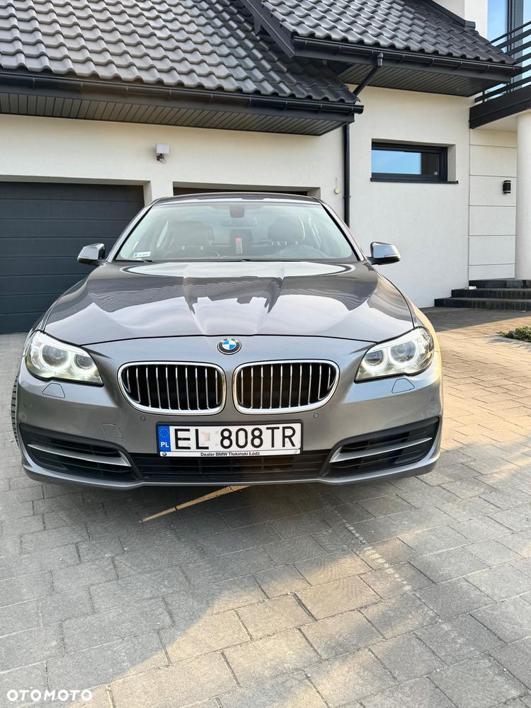 BMW Seria 5 525d xDrive - 12