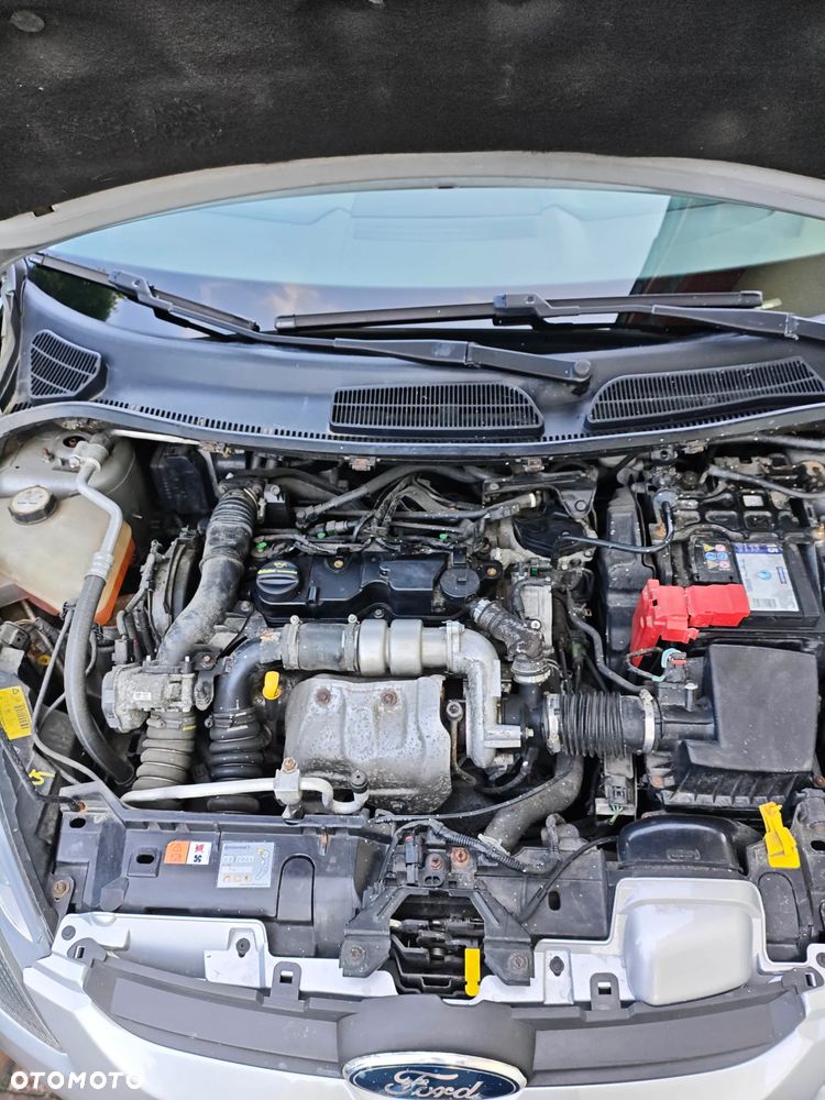 Ford Fiesta 1.6 TDCi DPF Ghia - 11