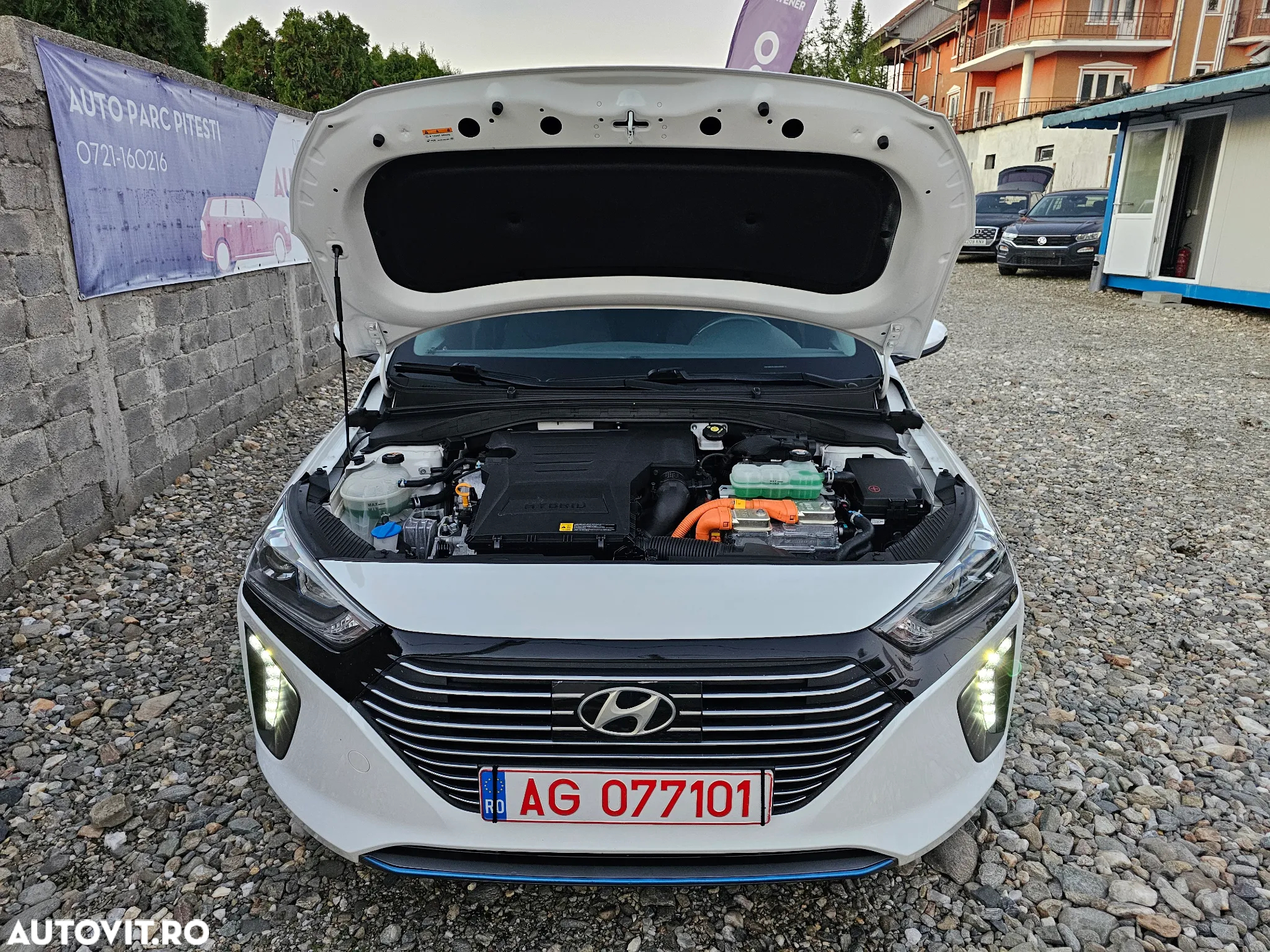 Hyundai IONIQ - 15
