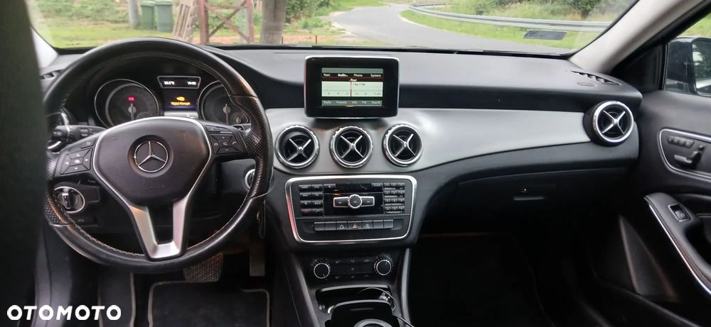 Mercedes-Benz GLA 250 7G-DCT AMG Line - 7