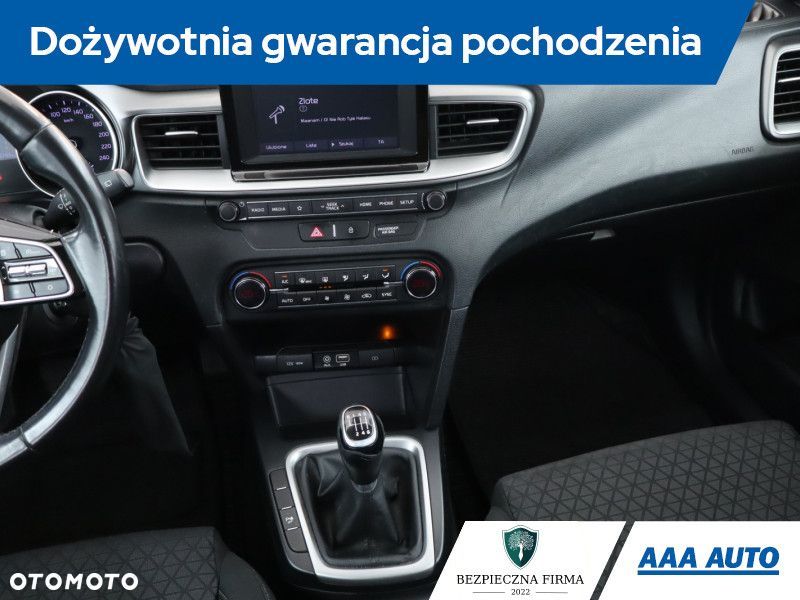 Kia Ceed - 10