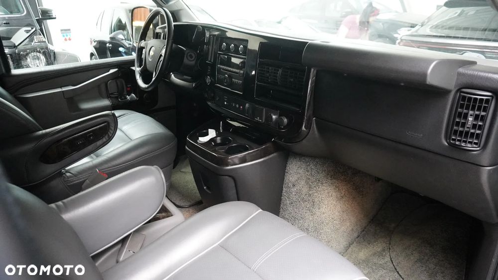 Chevrolet Express - 9