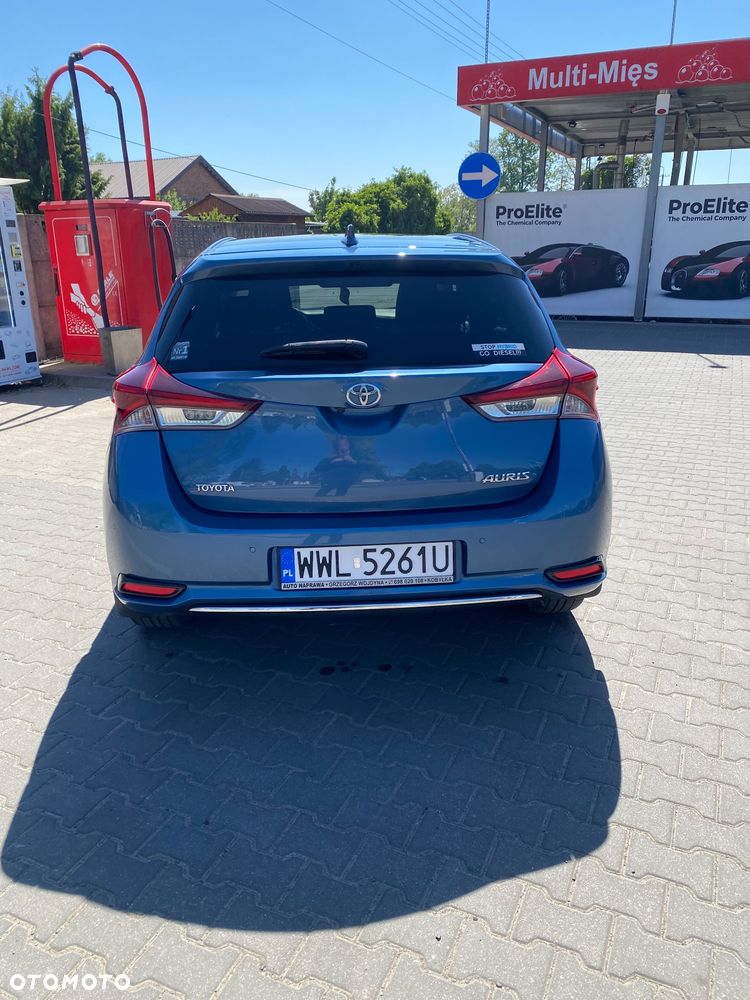 Toyota Auris 1.4 D-4D Premium - 4
