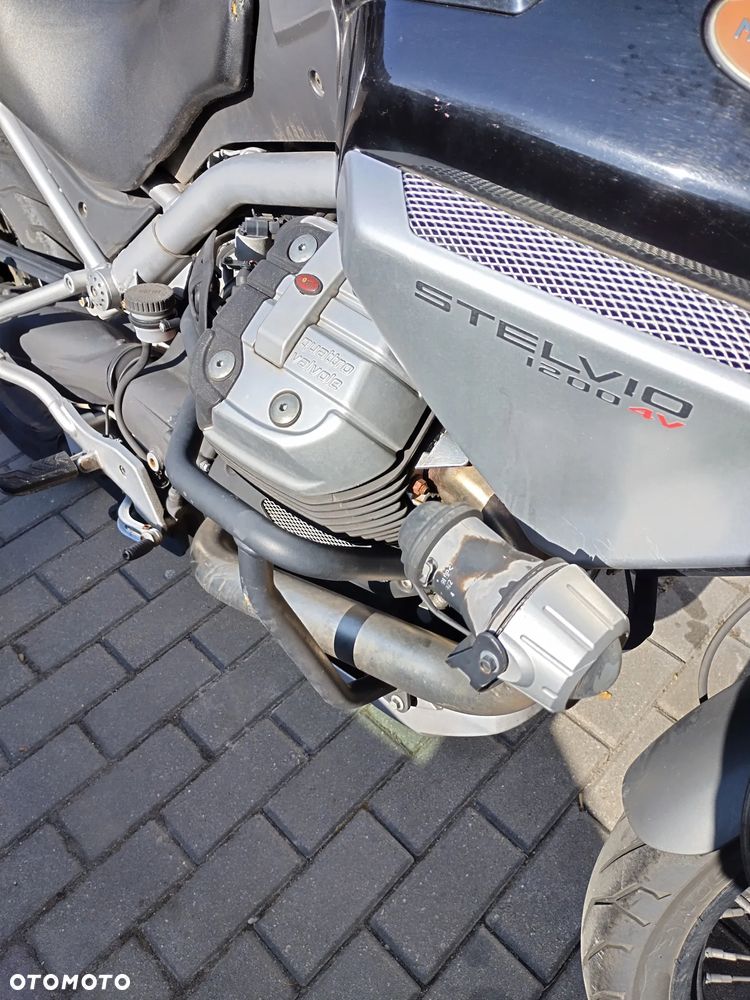 Moto Guzzi Stelvio - 7
