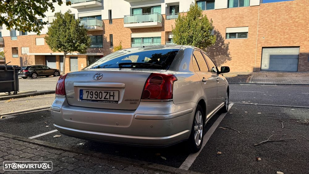 Toyota Avensis LB 2.0 D-4D - 5