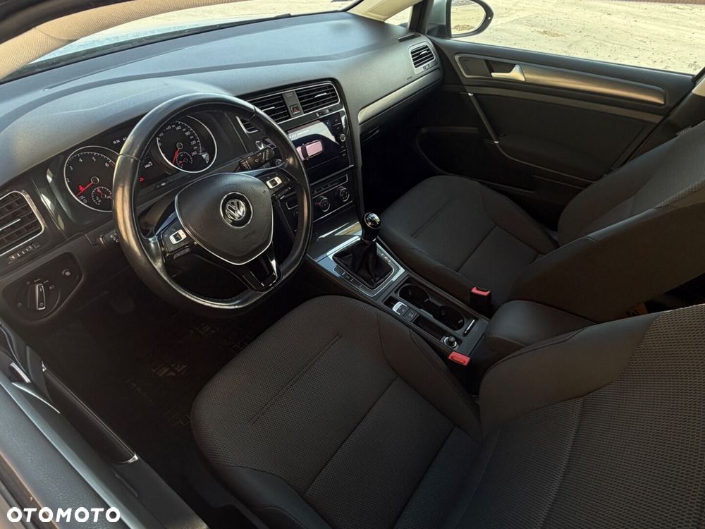 Volkswagen Golf - 15