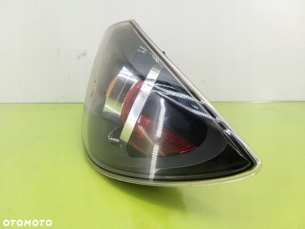 Lampa prawa tylna tył Mazda 3 I HATCHBACK 2003-2006 PRZED LIFT - 9