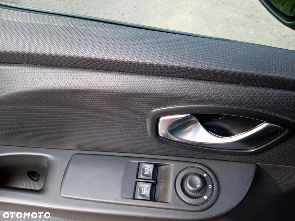 Renault Clio 1.2 16V Limited Plus - 19