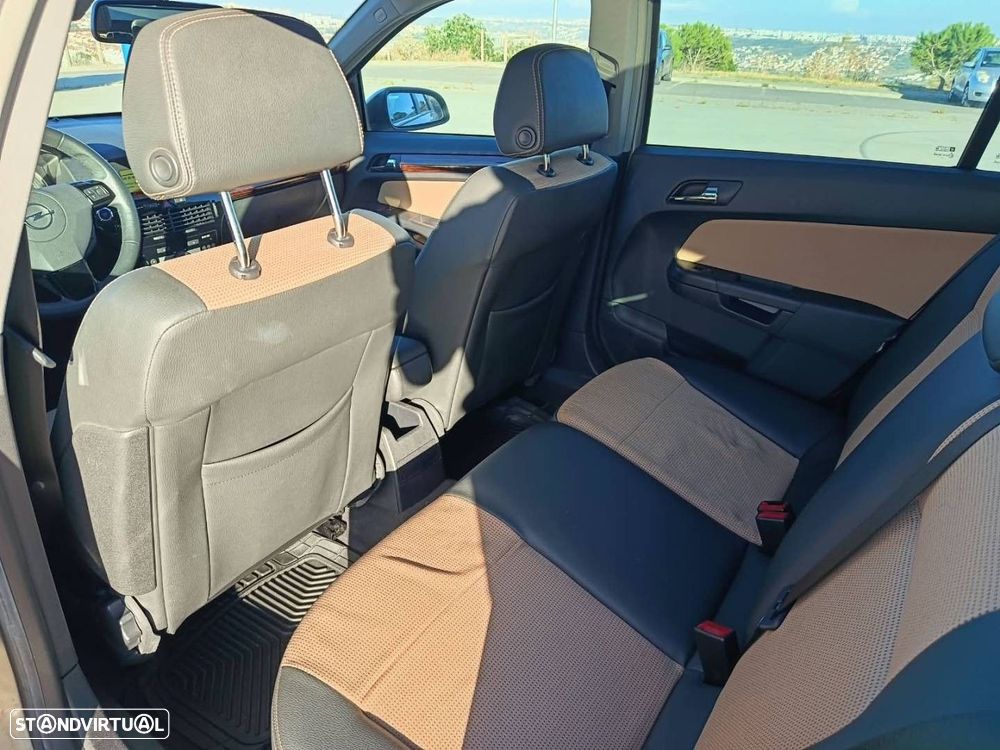 Opel Astra Caravan 1.7 CDTi Cosmo Plus - 19