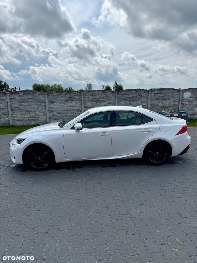 Lexus IS - 2