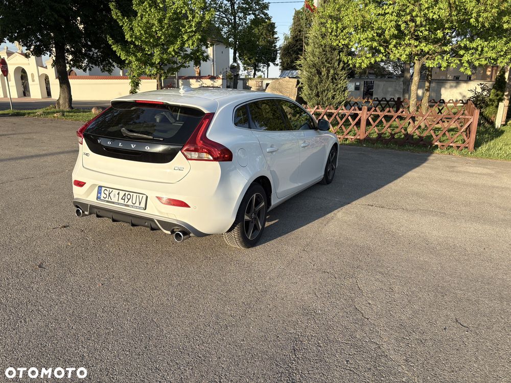 Volvo V40 D2 Drive-E R-Design Kinetic - 19