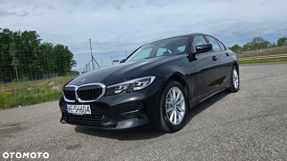 BMW Seria 3 330i - 12