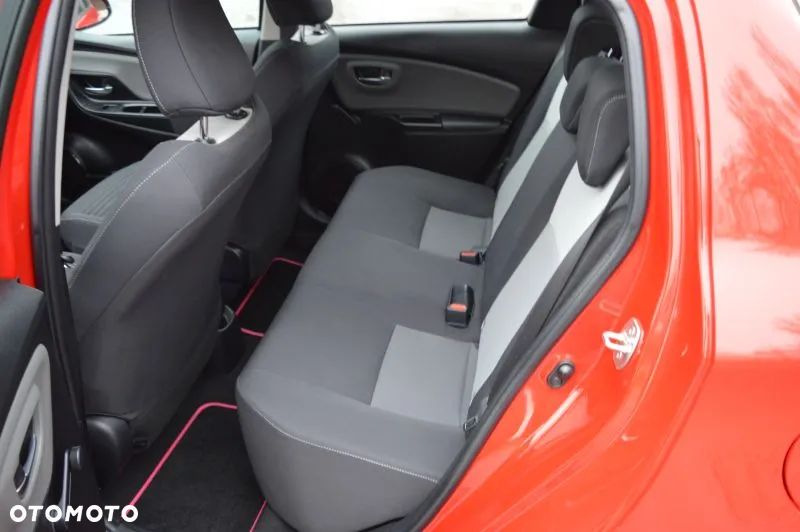 Toyota Yaris 1.0 VVT-i Comfort mit Design-Paket - 18