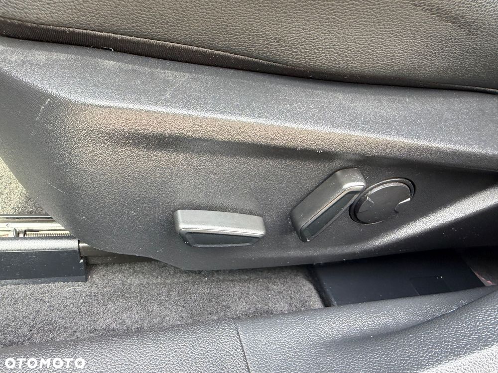 Ford Focus 1.5 EcoBlue Start-Stopp-System ST-LINE - 23
