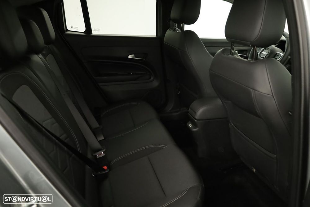 Jeep Avenger 54 kWh Summit - 22