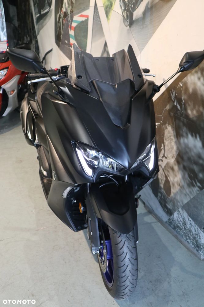 Yamaha Tmax - 16