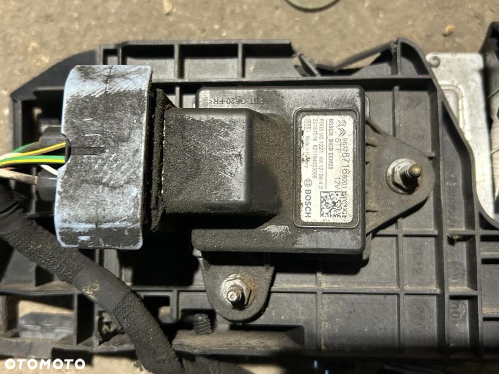 moduł start stop Peugeot 308 II T9 1.6 E HDI 967787168001 - 2