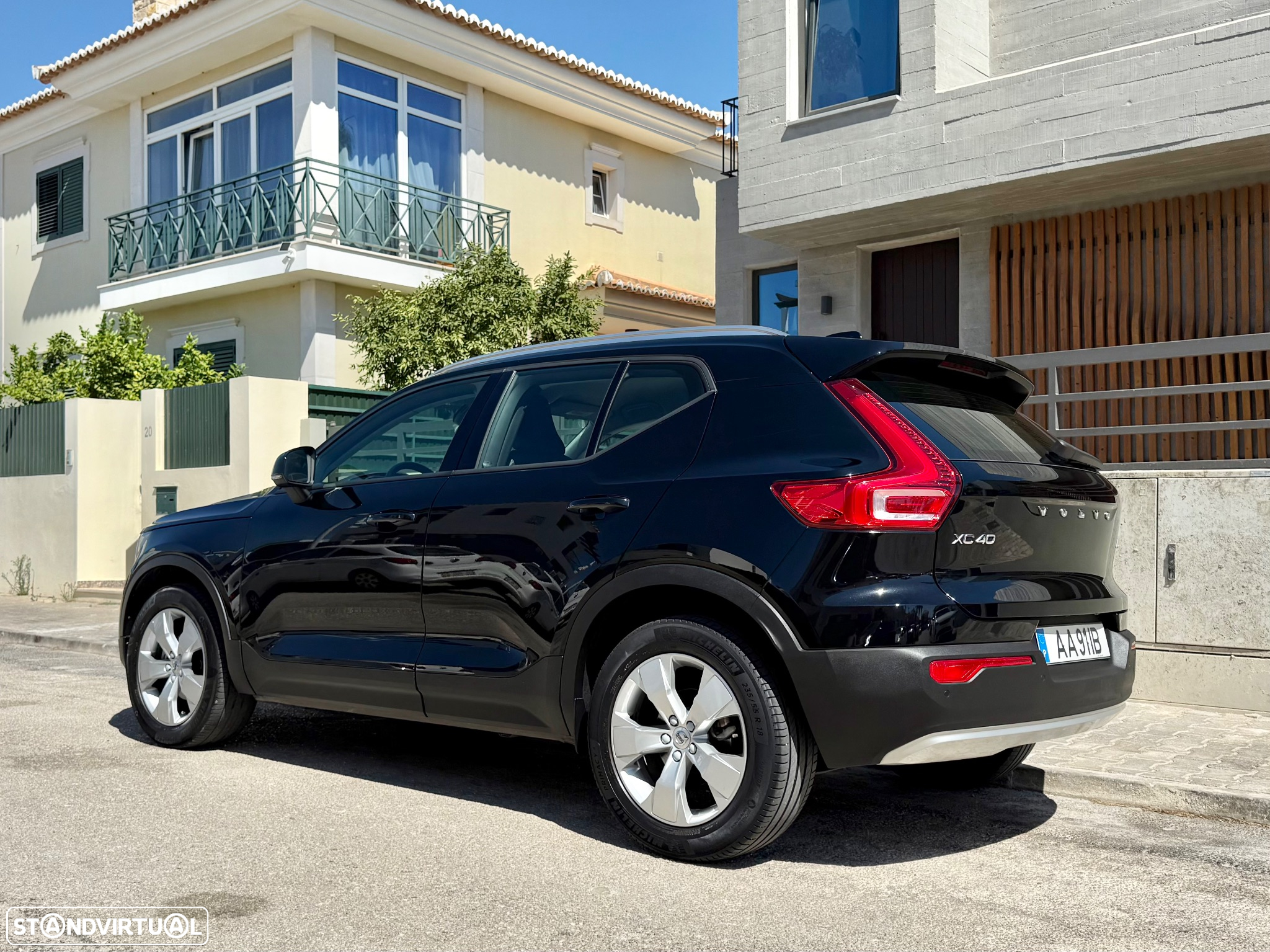 Volvo XC 40 2.0 D3 Momentum Plus - 4