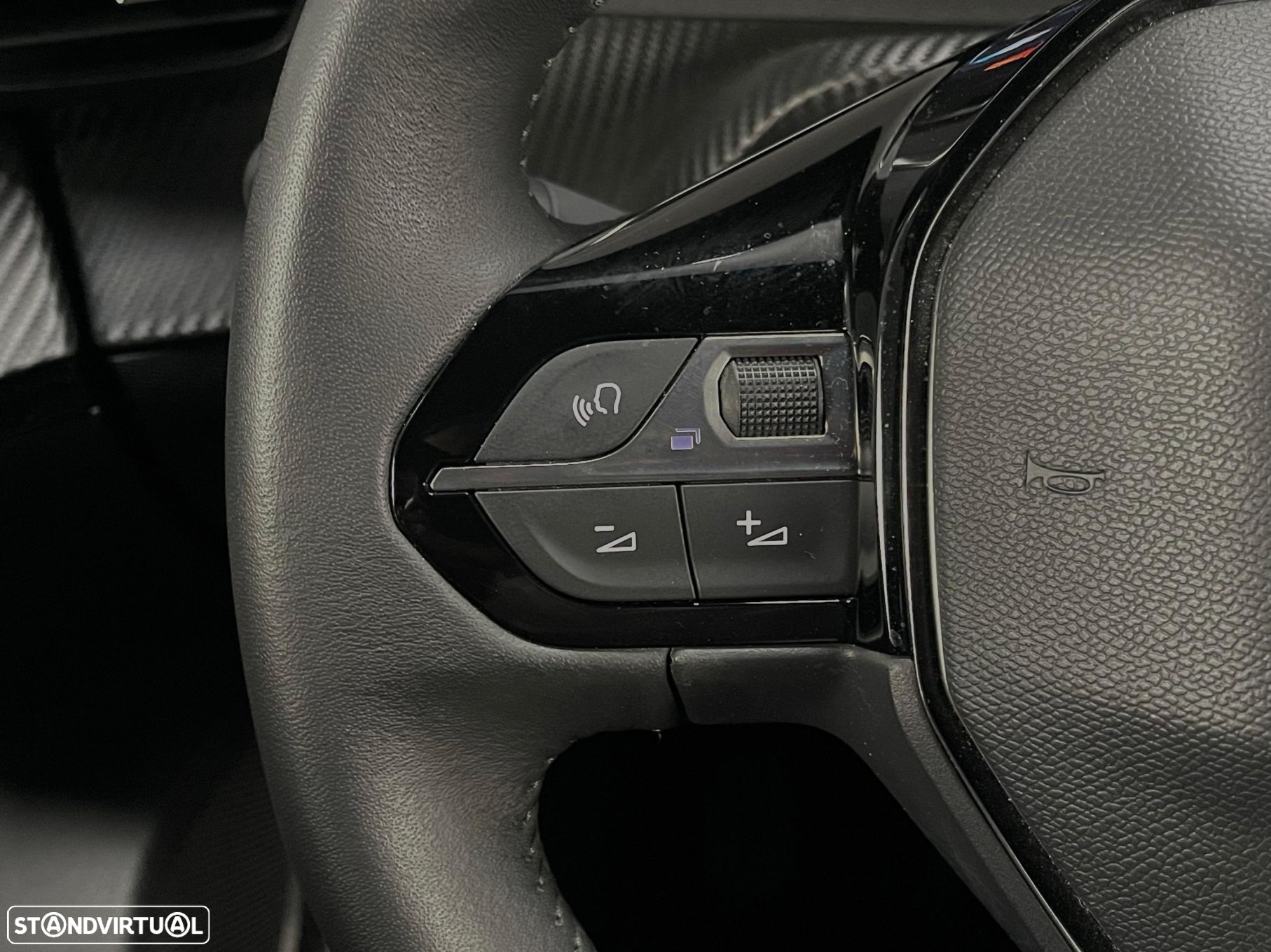 Peugeot 2008 1.2 PureTech Allure - 11