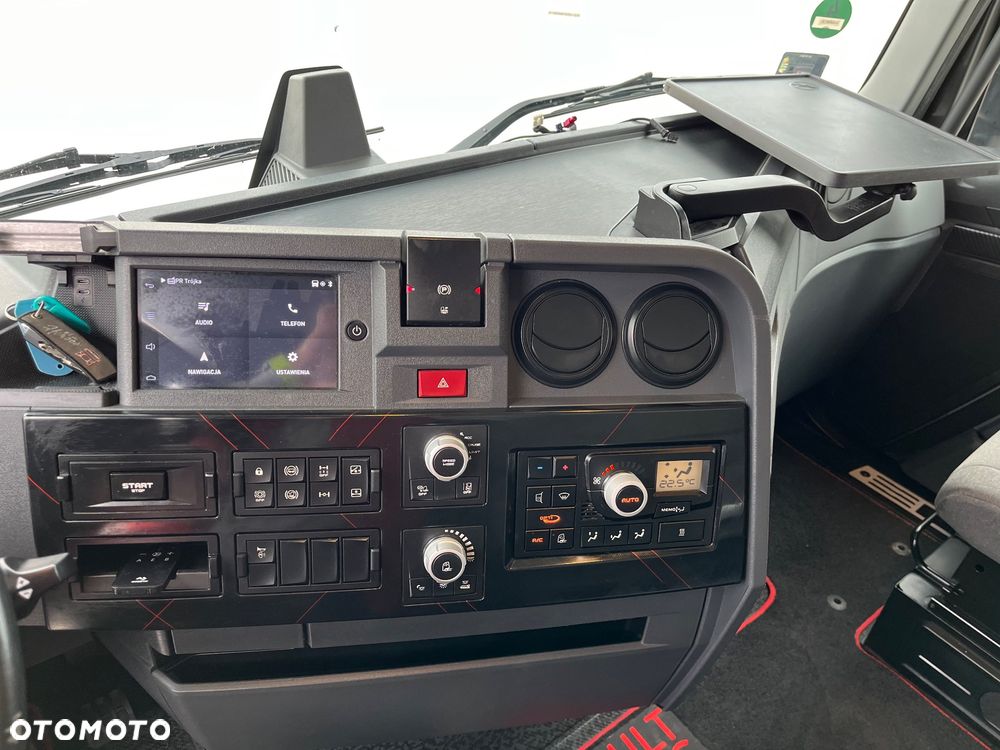 Renault T480 TC High Sleeper Cab - 12