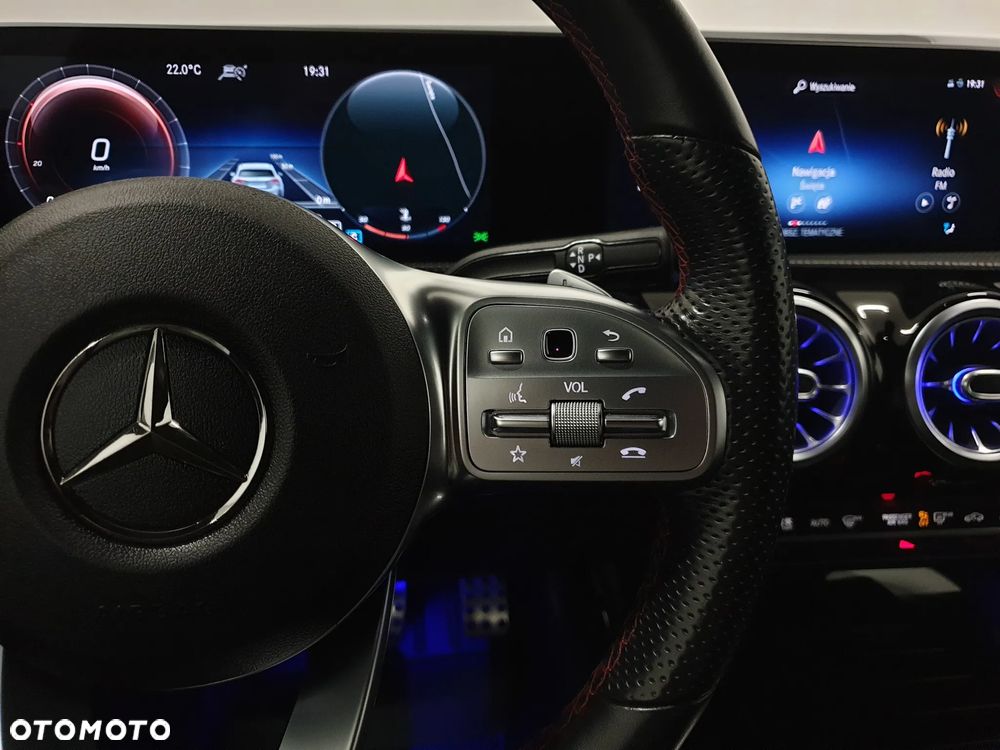 Mercedes-Benz CLA 250 7G-DCT - 12