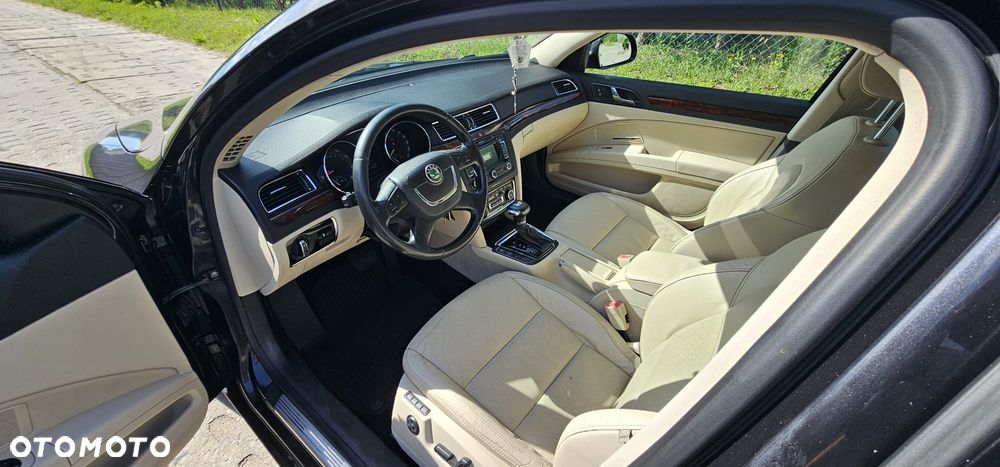 Skoda Superb 1.8 TSI Elegance DSG - 12