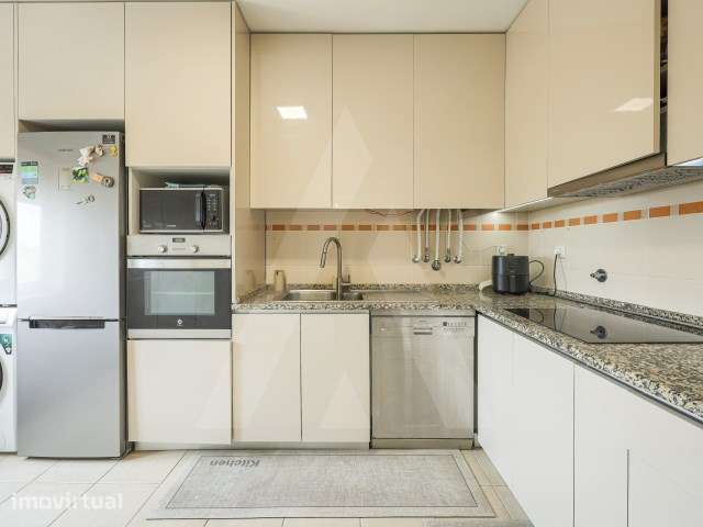 Apartamento T3 com garagem a poucos minutos do centro da cidade - Grande imagem: 2/34