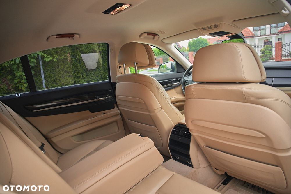 BMW Seria 7 750d xDrive - 31