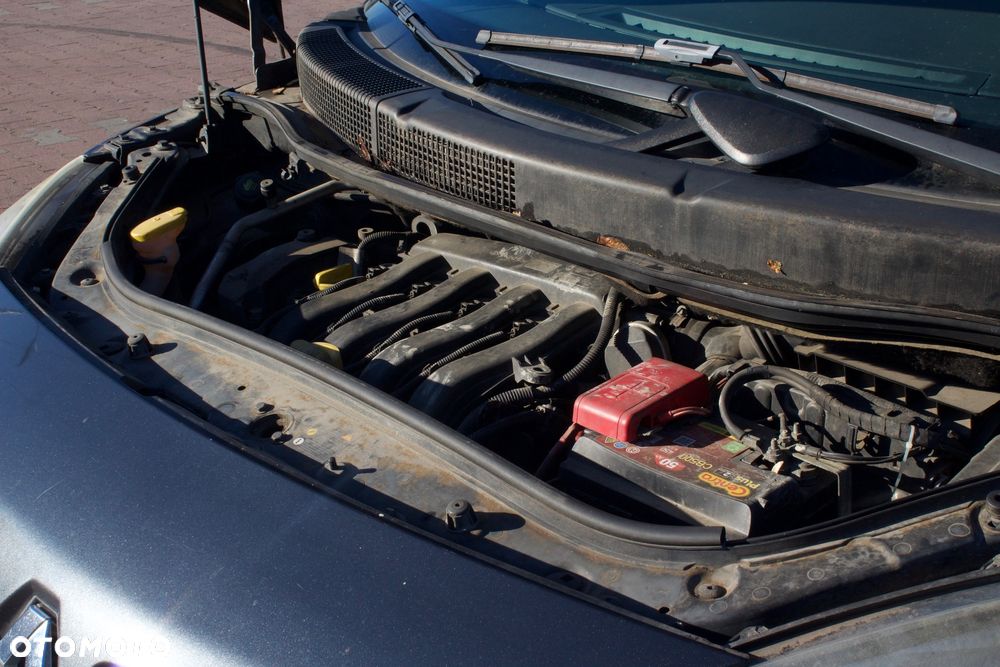 Renault Scenic 1.6 16V Alize - 11