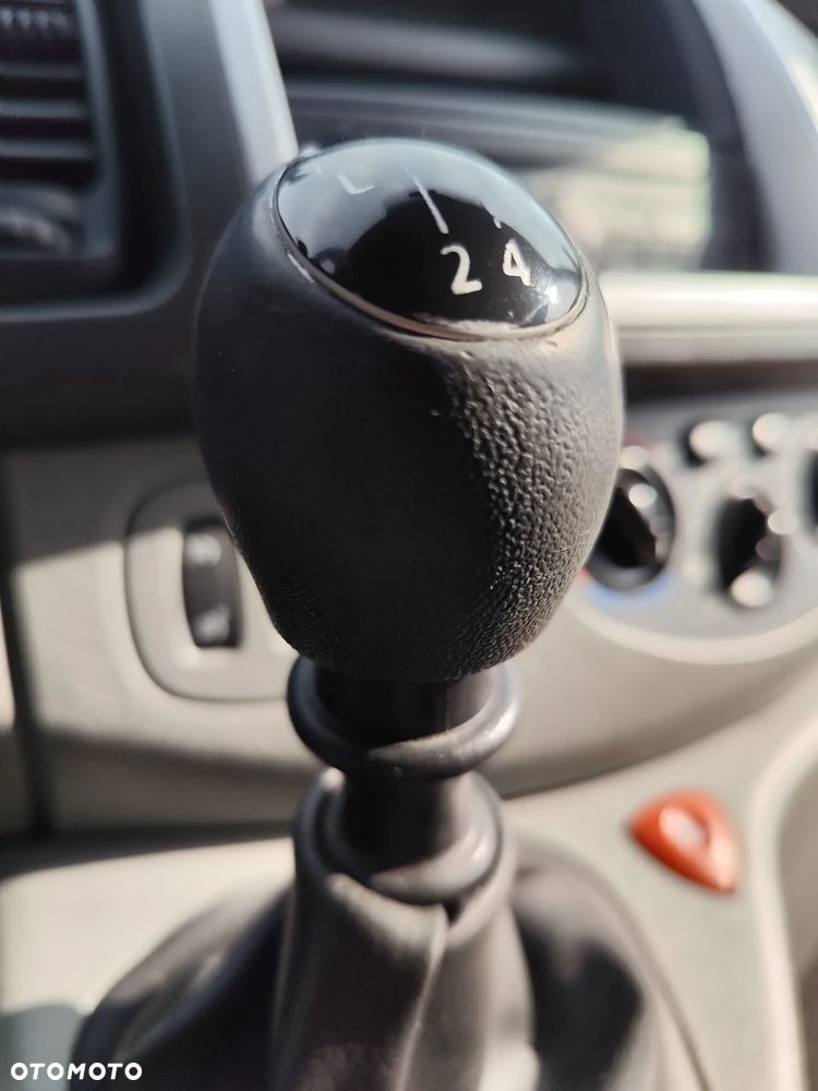 Opel VIVARO - 14