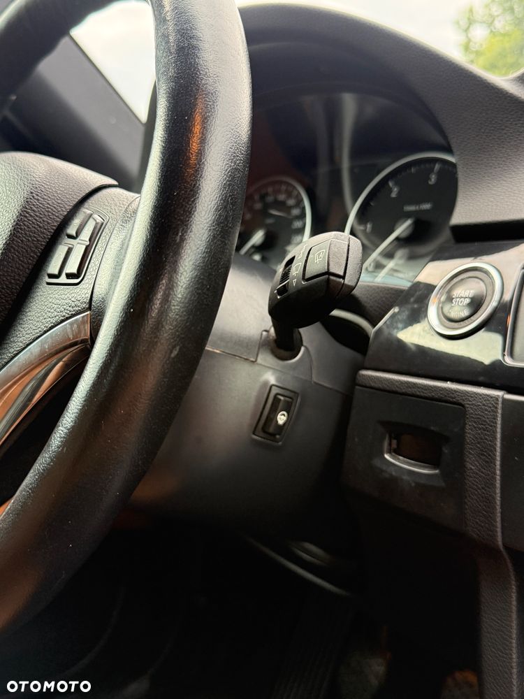 BMW Seria 3 320d Edition Exclusive - 17