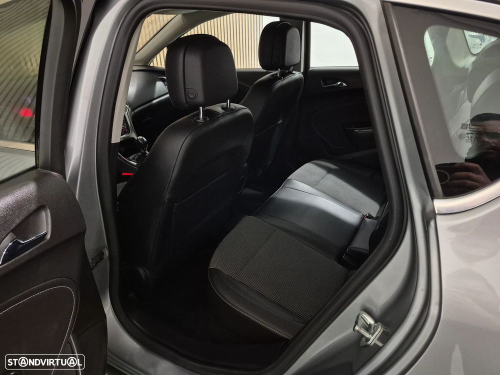 Opel Astra 1.4 Cosmo - 20