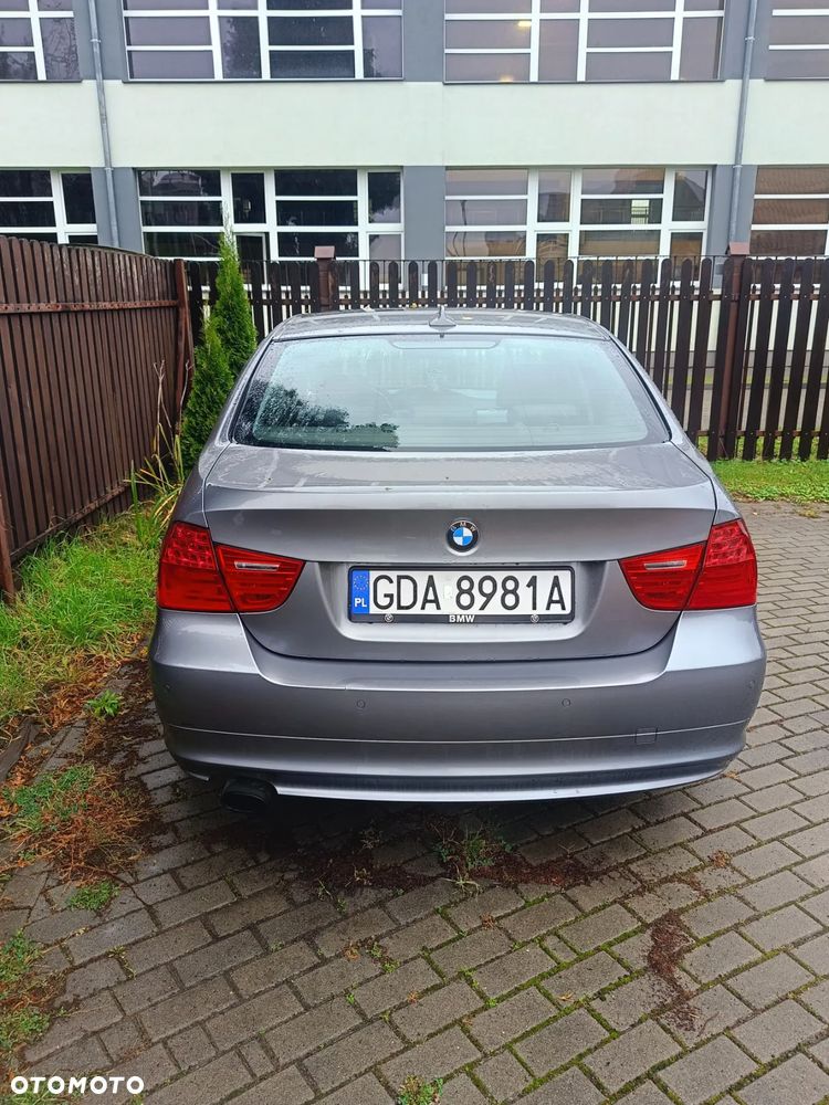 BMW Seria 3 320i - 3