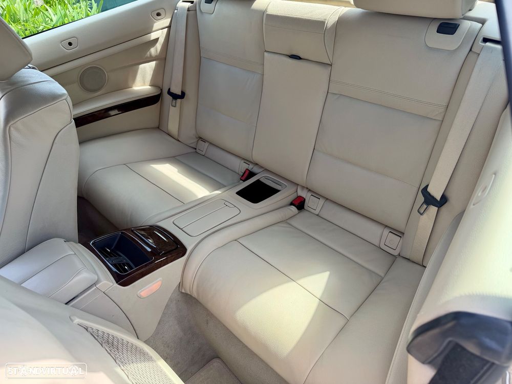 BMW 320 i Cabrio - 15