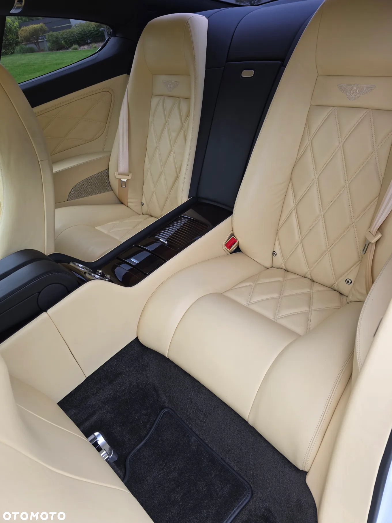 Bentley Continental GT Standard - 11