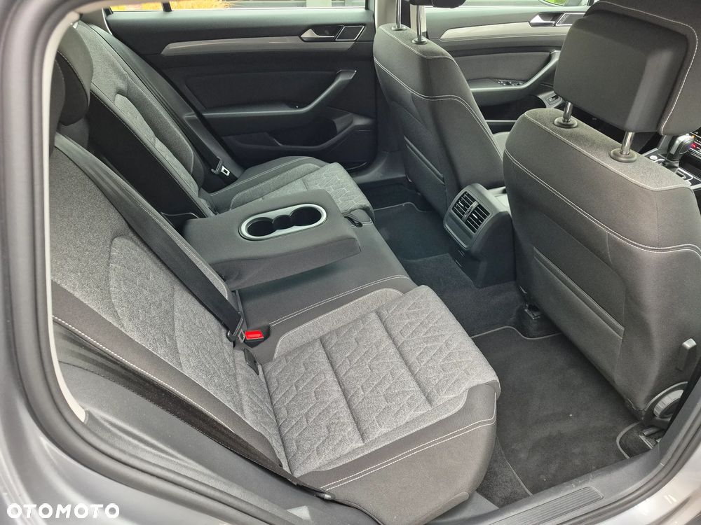 Volkswagen Passat 2.0 TDI EVO Business DSG - 10