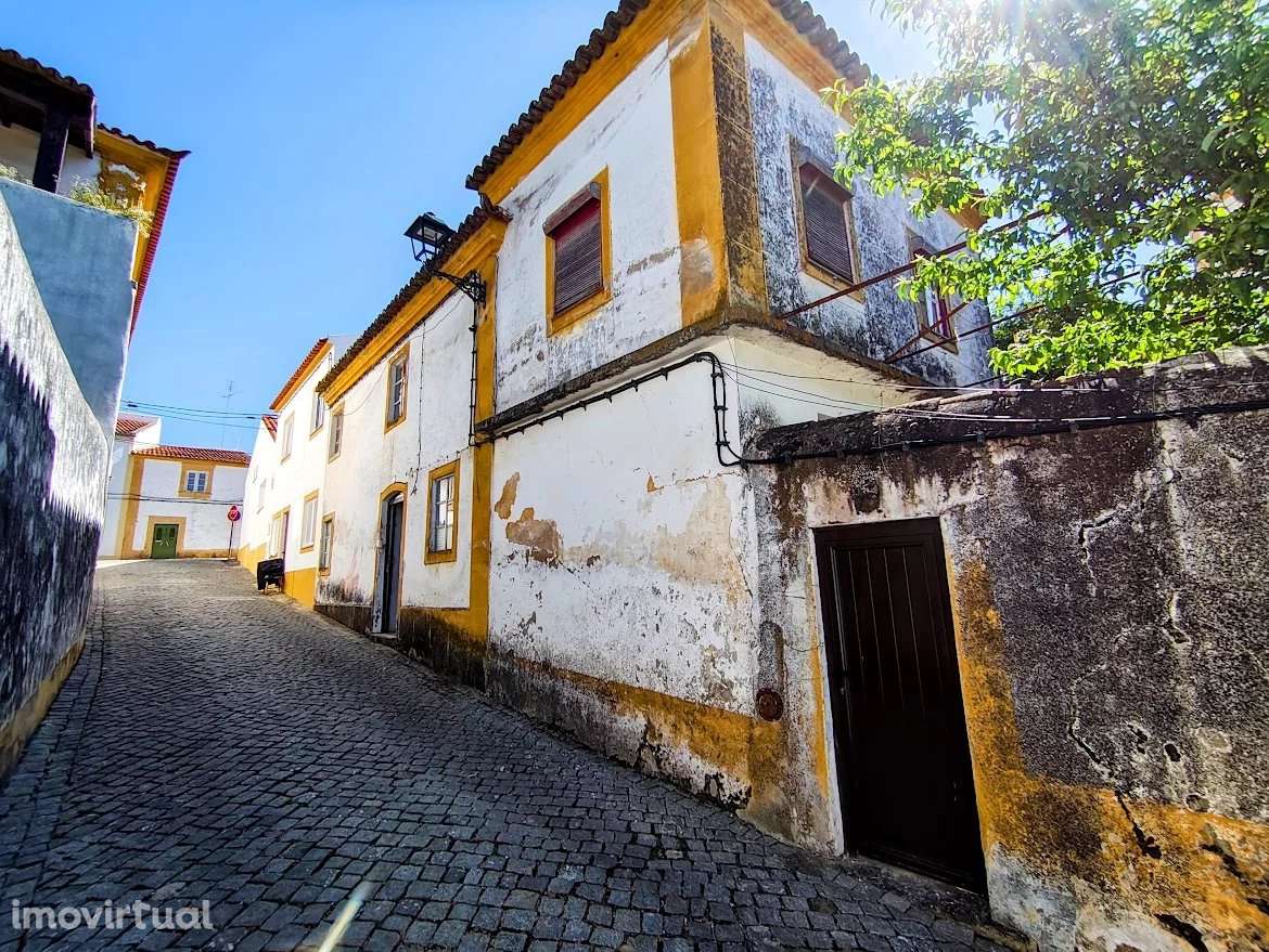 Casa Tradicional para Renovação em Crato e Mártires - Grande imagem: 2/13