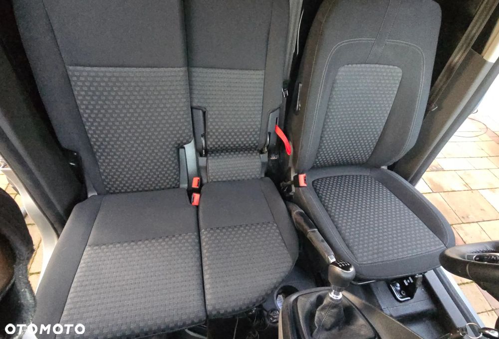 Ford Transit Connect - 17