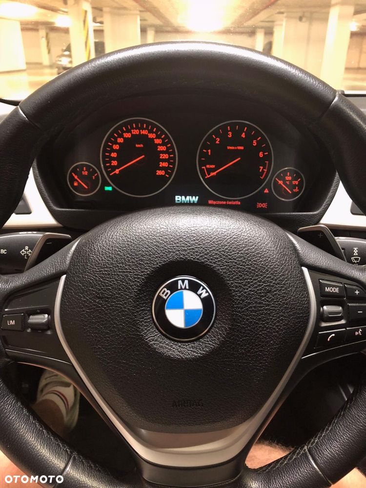 BMW Seria 3 328i xDrive - 5