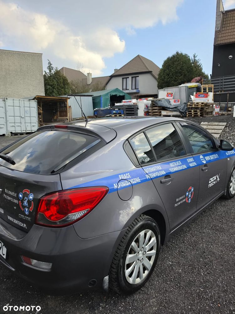 Chevrolet Cruze - 12