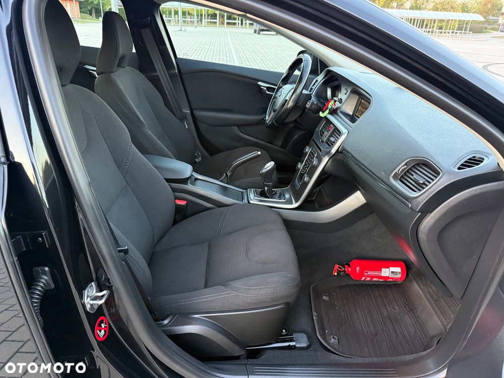 Volvo V40 - 24