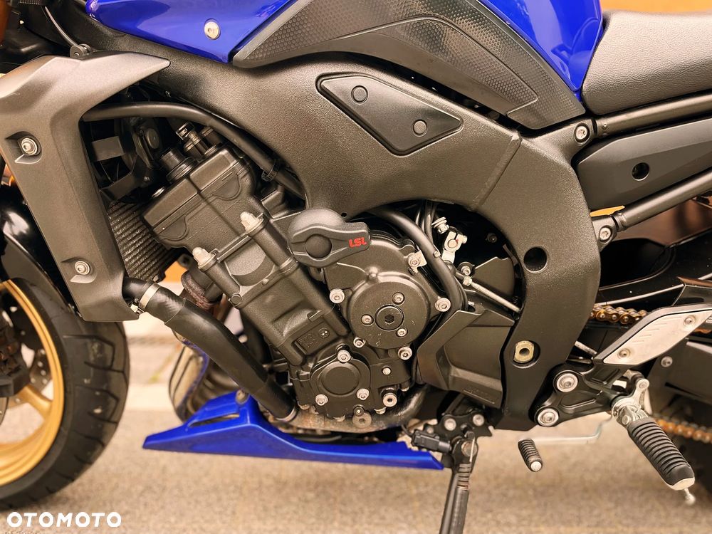 Yamaha FZ8 - 10