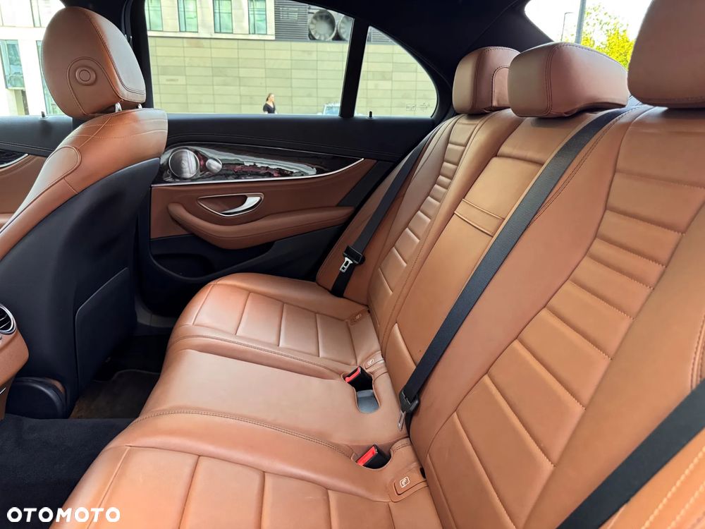 Mercedes-Benz Klasa E 220 d 4-Matic AMG - 9
